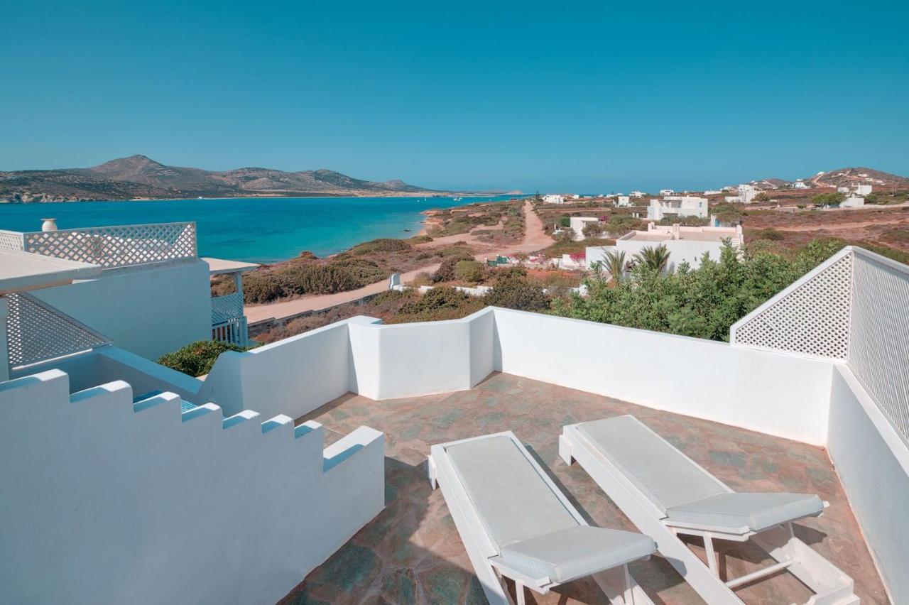 Blue Dolphin Antiparos Villas And Suites Agios Georgios  Экстерьер фото