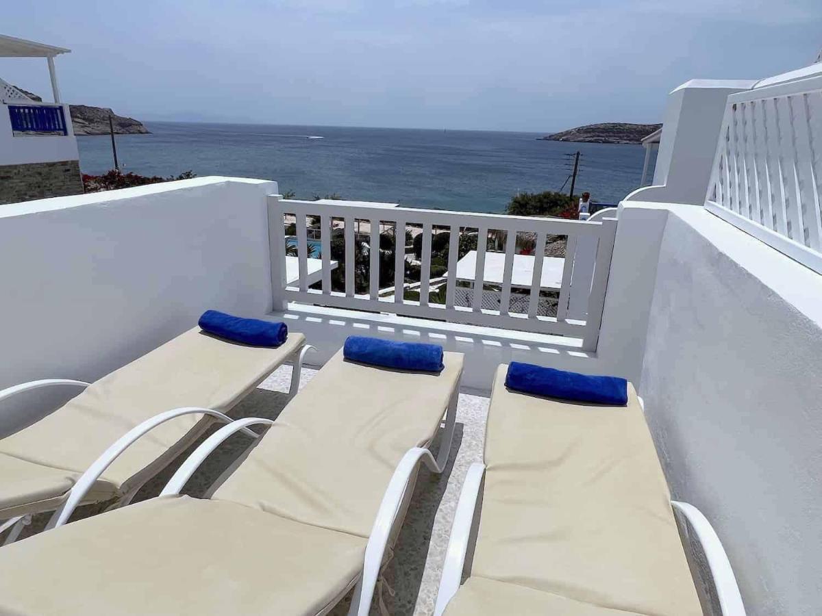 Blue Dolphin Antiparos Villas And Suites Agios Georgios  Экстерьер фото