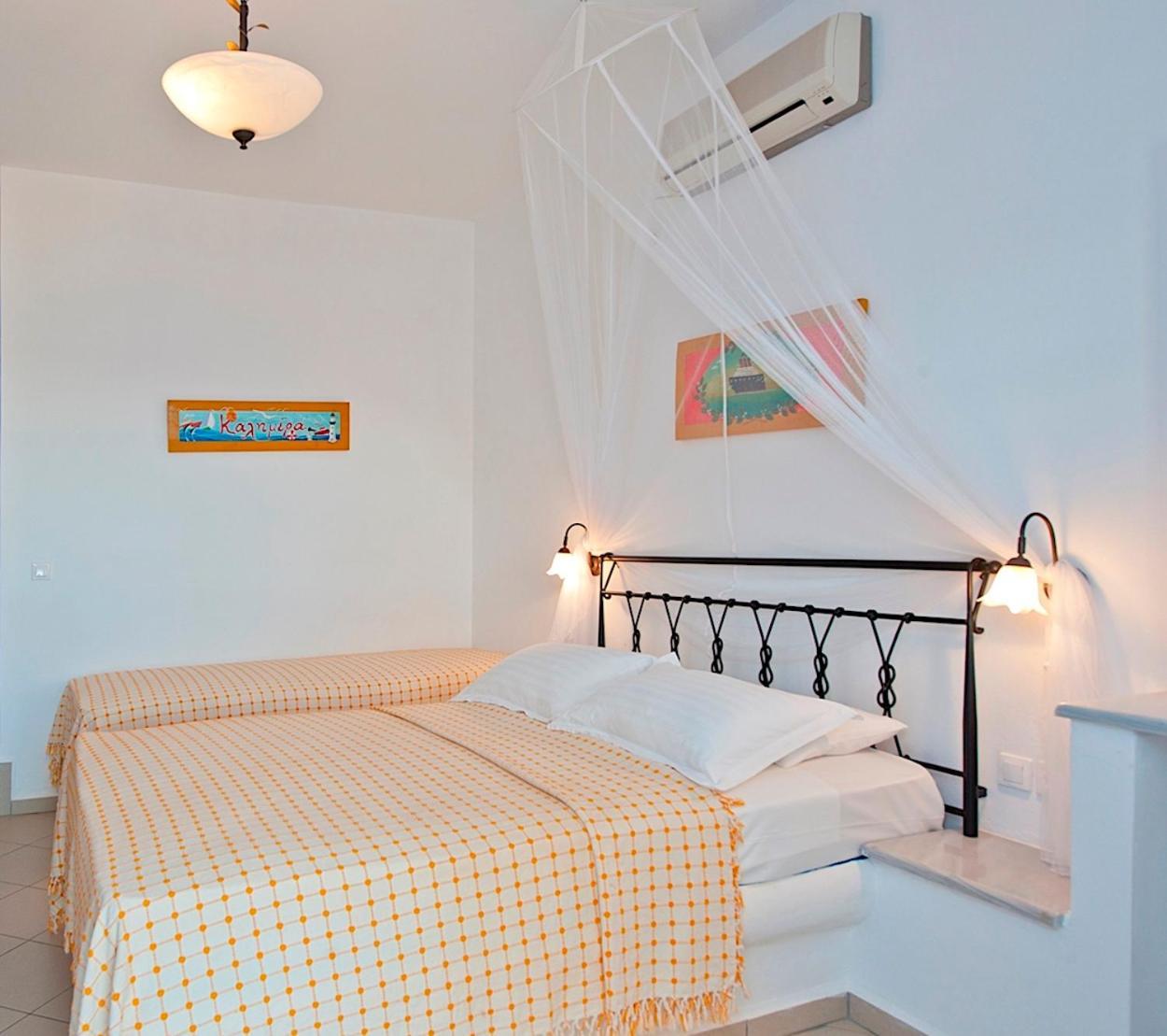 Blue Dolphin Antiparos Villas And Suites Agios Georgios  Экстерьер фото