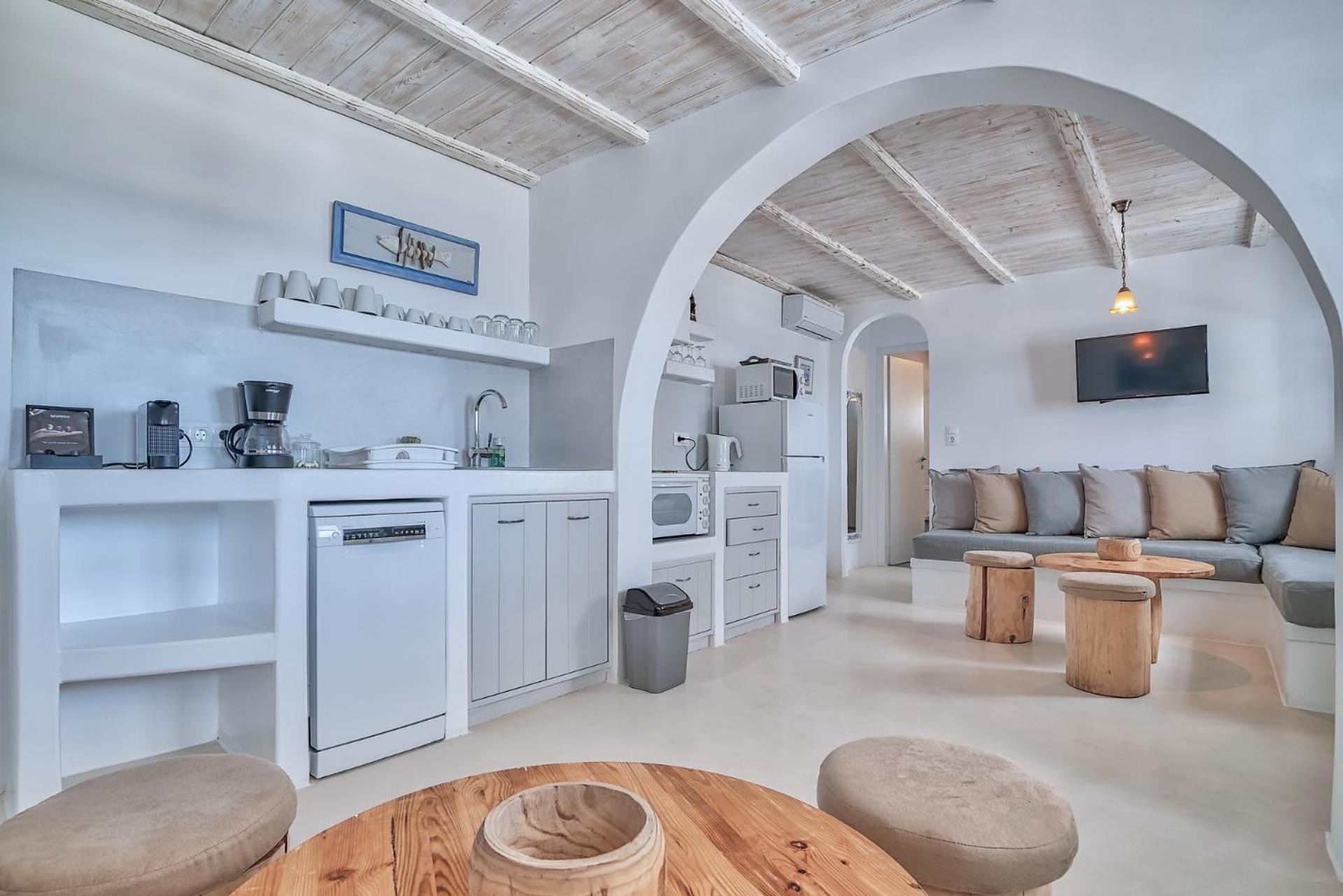 Blue Dolphin Antiparos Villas And Suites Agios Georgios  Экстерьер фото