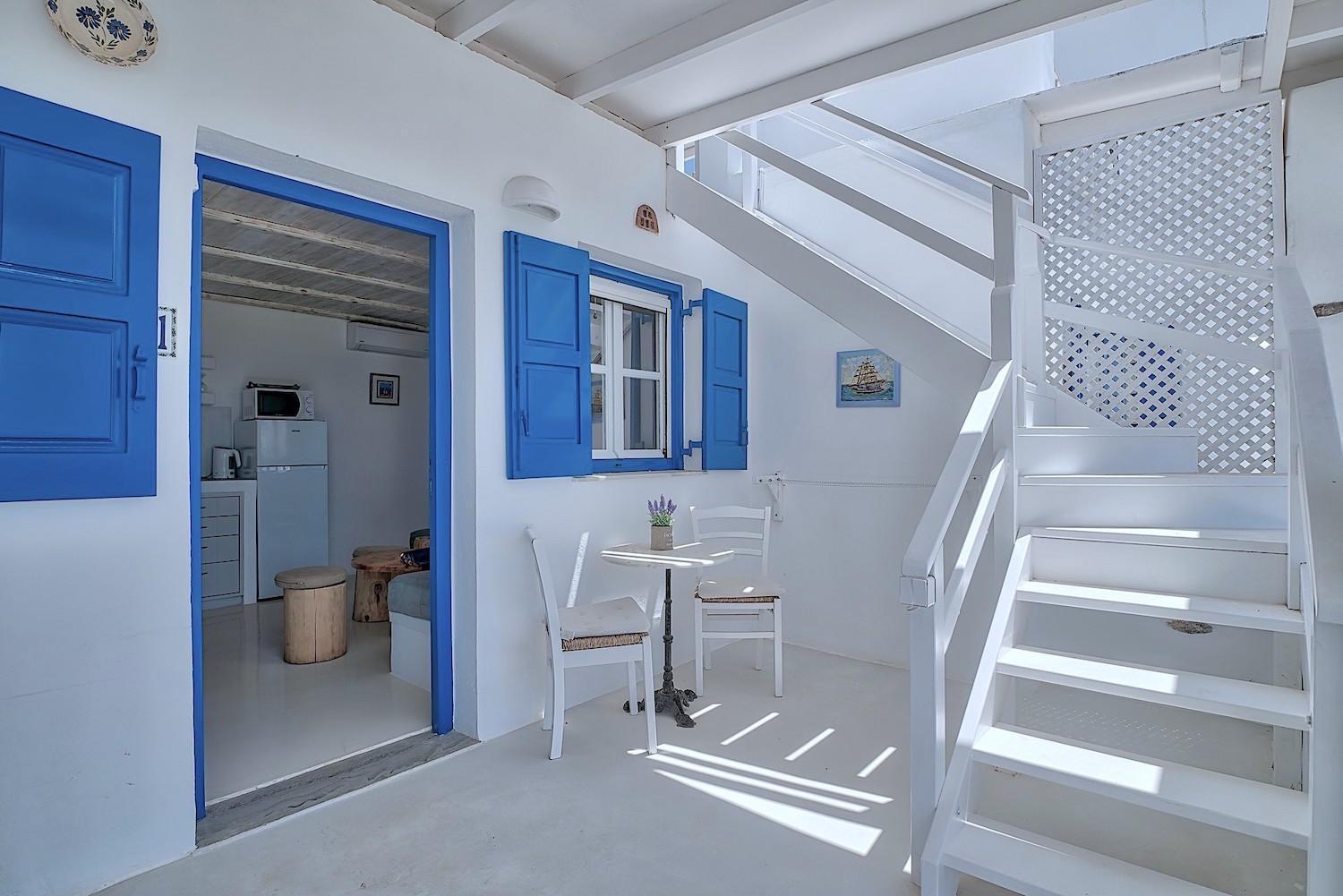 Blue Dolphin Antiparos Villas And Suites Agios Georgios  Экстерьер фото
