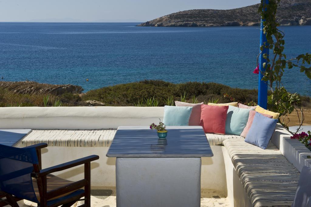 Blue Dolphin Antiparos Villas And Suites Agios Georgios  Экстерьер фото